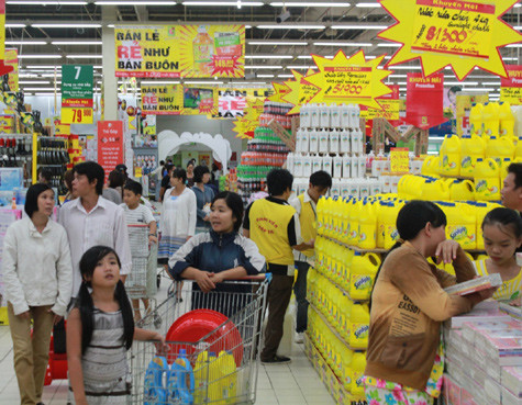 Nhân dịp lễ 30/4 và 1/5, Big C tiếp tục triển khai 2 chương trình khuyến mãi mới: “Nấu ăn ngon cùng Vua đầu bếp” và “Hè năng động”, áp dụng từ 23/4 – 13/5/2013 cho khoảng 2.000 sản phẩm có mức giảm giá từ 5% - 50% (Ảnh minh họa) Nhân dịp lễ 30/4 và 1/5, Big C tiếp tục triển khai 2 chương trình khuyến mãi mới: “Nấu ăn ngon cùng Vua đầu bếp” và “Hè năng động”, áp dụng từ 23/4 – 13/5/2013 cho khoảng 2.000 sản phẩm có mức giảm giá từ 5% - 50% (Ảnh minh họa)