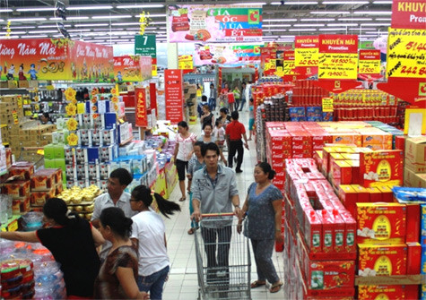 Hơn 800 mặt hàng thực phẩm khô, thực phẩm tươi sống, thực phẩm chế biến, đồ gia dụng... có mức giảm giá từ 5-50% kèm nhiều ưu đãi và quà tặng hấp dẫn được tổ chức tại BigC.