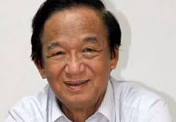 "Tham lam còn dẫn đến mất uy tín quốc tế..." - GS. Nguyễn Lân Dũng nói về tính xấu của người Việt.