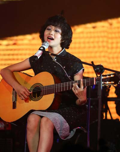 Trong năm 2011, niềm vui đầu tiên của Lê Cát Trọng Lý là ra được album đầu tay mang cái tên rất mộc mạc: Lê Cát Trọng Lý! Ngay sau khi ra mắt, album đã nhận được giải Album Vàng tháng 4. Trong năm 2011, niềm vui đầu tiên của Lê Cát Trọng Lý là ra được album đầu tay mang cái tên rất mộc mạc: Lê Cát Trọng Lý! Ngay sau khi ra mắt, album đã nhận được giải Album Vàng tháng 4.