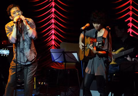 Trong tháng 10, Lê Cát Trọng Lý đã tham gia liveshow Những chuyến đi của ca sĩ Tùng Dương và là khách mời duy nhất của chàng ca sĩ này.