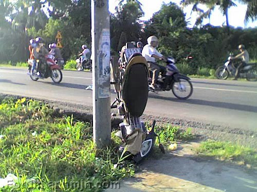 Hiện trường một vụ tai nạn giao thông Hiện trường một vụ tai nạn giao thông