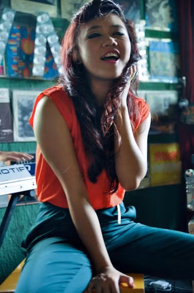 Ngày 8/8, Văn Mai Hương chính thức tung ra MV Nếu như anh đến sau một thời gian ngắn phát hành single online. Đây được đánh giá là MV xuất sắc, và chỉ 1 ngày sau khi phát hành MV, Nếu như anh đến đã được cộng đồng mạng lan truyền với tốc độ chóng mặt.