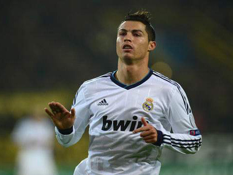 Ronaldo tự hào khi lọt vào top 3 đề cử cho Quả bóng Vàng Ronaldo tự hào khi lọt vào top 3 đề cử cho Quả bóng Vàng