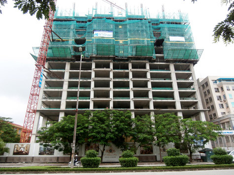 Chủ đầu tư dự án chung cư được cho là cao cấp nhất Hà Nội không muốn tiết lộ thông tin lượng hàng đã bán được. (Ảnh: Tân Hoàng Minh). Chủ đầu tư dự án chung cư được cho là cao cấp nhất Hà Nội không muốn tiết lộ thông tin lượng hàng đã bán được. (Ảnh: Tân Hoàng Minh).