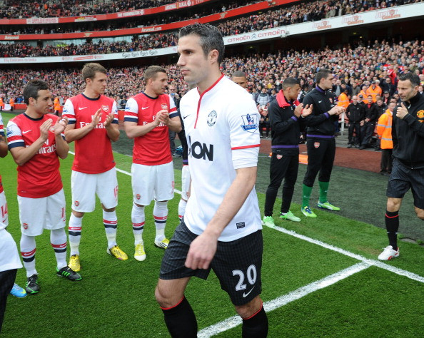 Mọi con mắt đổ dồn vào cựu đội trưởng Pháo thủ. Mọi con mắt đổ dồn vào cựu đội trưởng Pháo thủ.