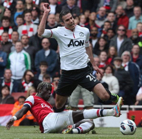 Van Persie lại có trận đấu xuất sắc thứ 2 trong mùa giải khi đối đầu với đội bóng cũ khi có pha lập công từ chấm 11m cân bằng tỉ số cho M.U. Van Persie lại có trận đấu xuất sắc thứ 2 trong mùa giải khi đối đầu với đội bóng cũ khi có pha lập công từ chấm 11m cân bằng tỉ số cho M.U.