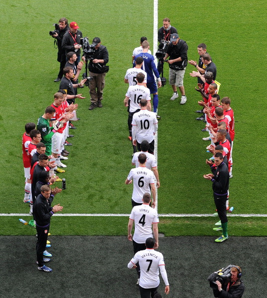 Chúc mừng đối thủ không đội trời chung lên ngôi vô địch, việc mà chẳng đội bóng nào muốn... Chúc mừng đối thủ không đội trời chung lên ngôi vô địch, việc mà chẳng đội bóng nào muốn...