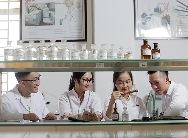 Ngành đặc thù gồm có chương trình có khối lượng học tập từ 90 tín chỉ trở lên đối với người có trình độ tương đương Bậc 7 theo Khung trình độ quốc gia Việt Nam... (Ảnh minh họa: Đại học Duy Tân) Ngành đặc thù gồm có chương trình có khối lượng học tập từ 90 tín chỉ trở lên đối với người có trình độ tương đương Bậc 7 theo Khung trình độ quốc gia Việt Nam... (Ảnh minh họa: Đại học Duy Tân)