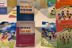 Làm không nổi một bộ sách giáo khoa, Bộ Giáo dục đang buông bỏ trách nhiệm!