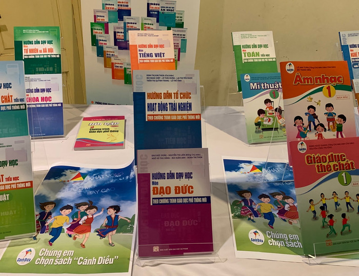 Bộ sách "Cánh diều" được biên soạn theo chương trình giáo dục phổ thông 2018 (ảnh minh họa: Thùy Linh) Bộ sách "Cánh diều" được biên soạn theo chương trình giáo dục phổ thông 2018 (ảnh minh họa: Thùy Linh)