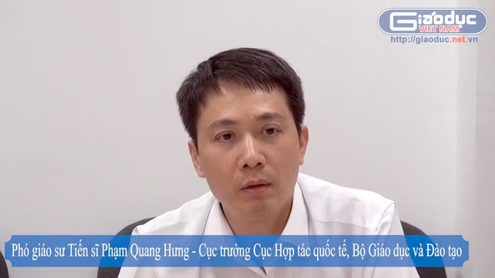 Ông Phạm Quang Hưng – Cục trưởng Cục Hợp tác quốc tế (Bộ Giáo dục và Đào tạo) cho biết, Bộ Giáo dục và Đào tạo đang phối hợp chặt chẽ với Đại sứ quán Việt Nam tại Hàn Quốc để xử lý trong trách nhiệm của mình. (Ảnh: Tùng Dương) Ông Phạm Quang Hưng – Cục trưởng Cục Hợp tác quốc tế (Bộ Giáo dục và Đào tạo) cho biết, Bộ Giáo dục và Đào tạo đang phối hợp chặt chẽ với Đại sứ quán Việt Nam tại Hàn Quốc để xử lý trong trách nhiệm của mình. (Ảnh: Tùng Dương)
