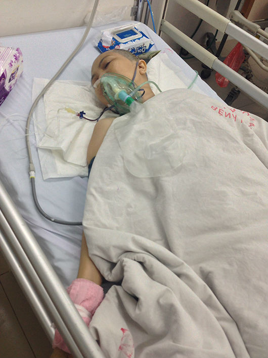 Bà D (SN 1967) đang được điều trị tại bệnh viện Xanh Pôn