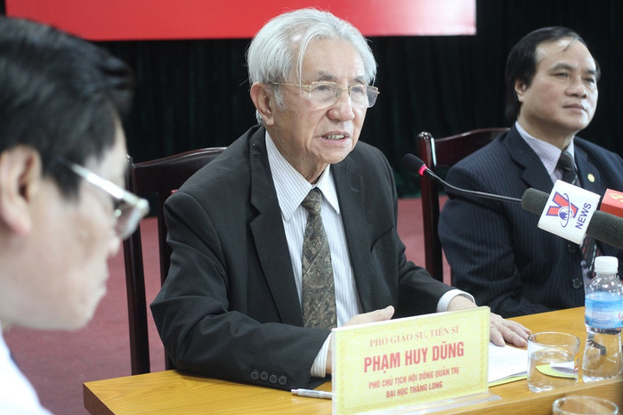 Giáo sư Phạm Huy Dũng cho rằng, nếu tăng phí quá cao thì người ta không học. Như vậy, giữa học phí và người học phải có sự cân đối. (Ảnh: Thùy Linh) Giáo sư Phạm Huy Dũng cho rằng, nếu tăng phí quá cao thì người ta không học. Như vậy, giữa học phí và người học phải có sự cân đối. (Ảnh: Thùy Linh)