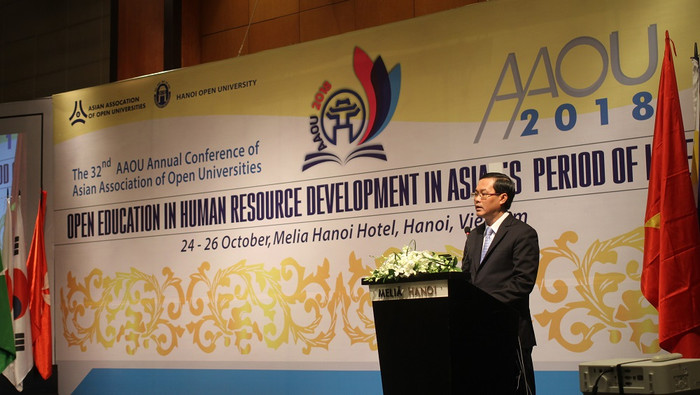 Thứ trưởng Phúc mong rằng, hội nghị sẽ là cầu nối thiết lập quan hệ hợp tác thường xuyên và tin cậy giữa các nhà khoa học của các trường đại học mở trong khu vực châu Á và thế giới. (Ảnh: Linh Hương) Thứ trưởng Phúc mong rằng, hội nghị sẽ là cầu nối thiết lập quan hệ hợp tác thường xuyên và tin cậy giữa các nhà khoa học của các trường đại học mở trong khu vực châu Á và thế giới. (Ảnh: Linh Hương)