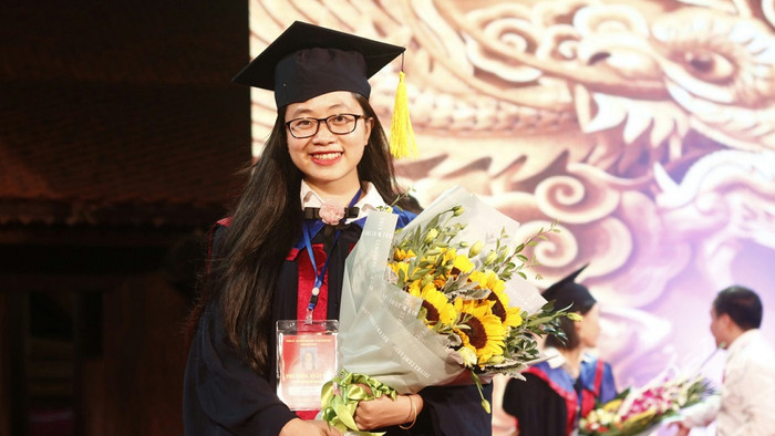 Trước khi được vinh danh là tân thủ khoa của Trường Đại học Sư phạm 2, em đã được tuyển thẳng vào viên chức của tỉnh Bắc Ninh (Ảnh nhân vật cung cấp) Trước khi được vinh danh là tân thủ khoa của Trường Đại học Sư phạm 2, em đã được tuyển thẳng vào viên chức của tỉnh Bắc Ninh (Ảnh nhân vật cung cấp)
