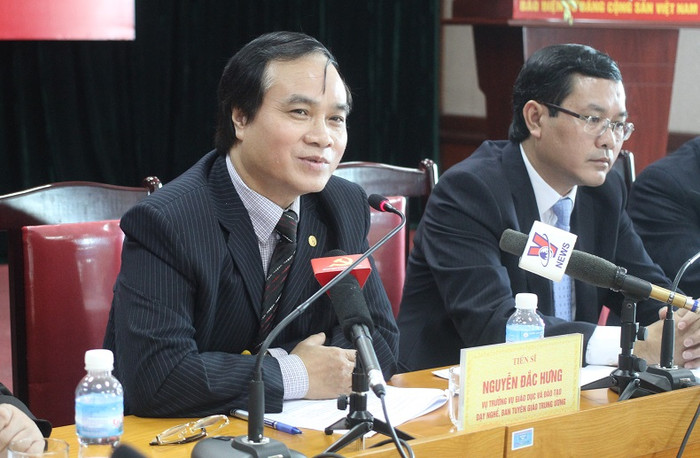 Vụ trưởng Vụ Giáo dục và đào tạo, dạy nghề - Nguyễn Đắc Hưng (Ban Tuyên giáo Trung ương) đánh giá 5 năm thực hiện Nghị quyết 29 đã có chuyển biến tích cực cả về nhận thức, hành động của các trường đại học. (Ảnh: Thùy Linh) Vụ trưởng Vụ Giáo dục và đào tạo, dạy nghề - Nguyễn Đắc Hưng (Ban Tuyên giáo Trung ương) đánh giá 5 năm thực hiện Nghị quyết 29 đã có chuyển biến tích cực cả về nhận thức, hành động của các trường đại học. (Ảnh: Thùy Linh)