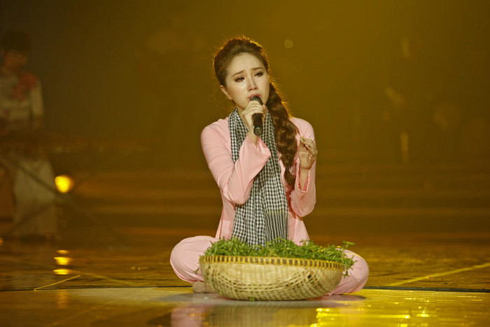 Bảo Thy đã không giấu được xúc động khi nghĩ đến người chị gái của mình.