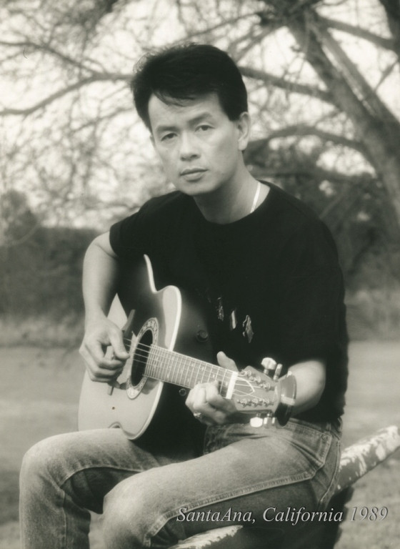 Năm 1963, ngay khi còn học trung học, anh đã dấn thân vào con đường nghệ thuật với vai trò nhạc công cho ban nhạc Les Vampires. Sau đó, Đức Huy còn là thành viên của những ban nhạc trẻ tiên phong khác như: Crazy Boys, Spotlights, Strawberry Four, Revolution... và bắt đầu sáng tác. Năm 1963, ngay khi còn học trung học, anh đã dấn thân vào con đường nghệ thuật với vai trò nhạc công cho ban nhạc Les Vampires. Sau đó, Đức Huy còn là thành viên của những ban nhạc trẻ tiên phong khác như: Crazy Boys, Spotlights, Strawberry Four, Revolution... và bắt đầu sáng tác.