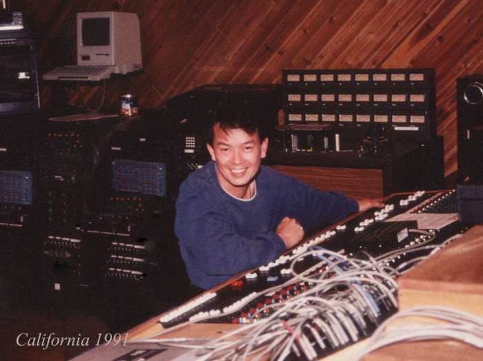 Đến Hoa Kỳ năm 1975, theo học SF City College về nhạc căn bản và hòa âm, Đức Huy chính thức bắt đầu con đường âm nhạc chuyên nghiệp vừa hát vừa sáng tác. Sau đó anh nhanh chóng trở thành một trong những tên tuổi nổi bật của làng nhạc Việt Nam hải ngoại. Đức Huy nổi tiếng với những bản tình ca nhẹ nhàng, sâu lắng, dễ đi vào lòng người nghe. Đến Hoa Kỳ năm 1975, theo học SF City College về nhạc căn bản và hòa âm, Đức Huy chính thức bắt đầu con đường âm nhạc chuyên nghiệp vừa hát vừa sáng tác. Sau đó anh nhanh chóng trở thành một trong những tên tuổi nổi bật của làng nhạc Việt Nam hải ngoại. Đức Huy nổi tiếng với những bản tình ca nhẹ nhàng, sâu lắng, dễ đi vào lòng người nghe.