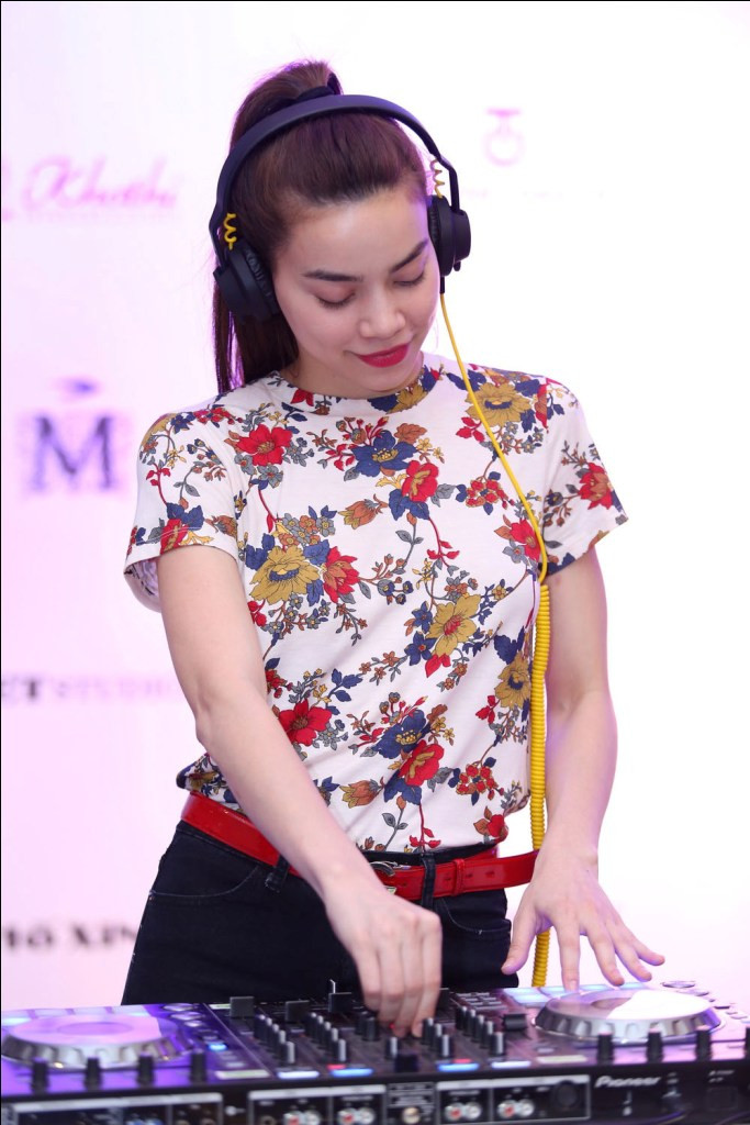 Tập trung tập luyện để có thể hoàn thành tốt nhất vai trò của mình trong show diễn