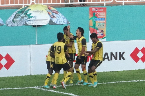 U21 Malaysia sẽ gặp U21 Việt Nam ở trận chung kết diễn ra vào lúc 18h00 ngày 21/10 tới. U21 Malaysia sẽ gặp U21 Việt Nam ở trận chung kết diễn ra vào lúc 18h00 ngày 21/10 tới.