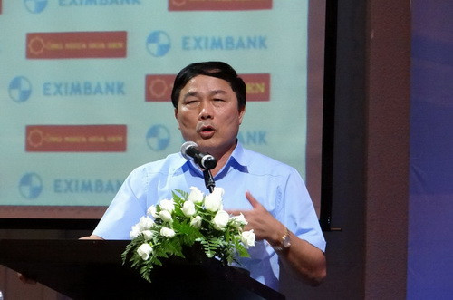 Bầu Đệ đang là diễn viên chính của showbiz bóng đá Việt Nam. Bầu Đệ đang là diễn viên chính của showbiz bóng đá Việt Nam.