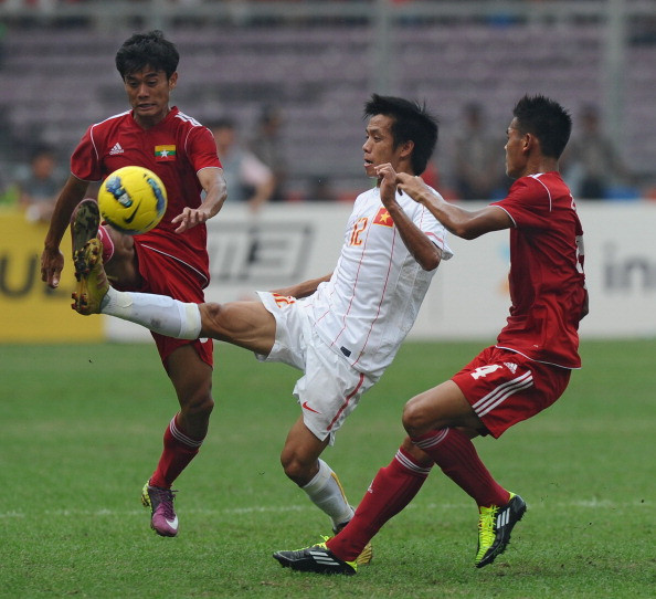 Thầy trò HLV Phan Thanh Hùng tràn đầy tự tin có được trận đấu bất bại thứ 6 liên tiếp khi tiếp đón Indonesia trong trận giao hữu lúc 19h00 tối nay. Trận đấu này sẽ được báo Giáo dục Việt Nam tường thuật trực tiếp để phục vụ đông đảo người hâm mộ.