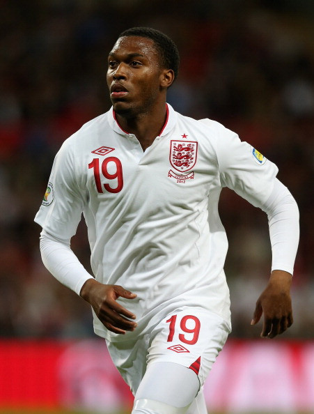 Mặc dù Chelsea đã ra giá 15 triệu bảng cho chân sút Daniel Sturridge nhưng phía Liverpool chỉ muốn mượn tiền đạo này trong tháng Giêng tới và sẽ mua đứt vào cuối mùa giải nếu Daniel Sturridge chơi tốt ở Anfield. Mặc dù Chelsea đã ra giá 15 triệu bảng cho chân sút Daniel Sturridge nhưng phía Liverpool chỉ muốn mượn tiền đạo này trong tháng Giêng tới và sẽ mua đứt vào cuối mùa giải nếu Daniel Sturridge chơi tốt ở Anfield.