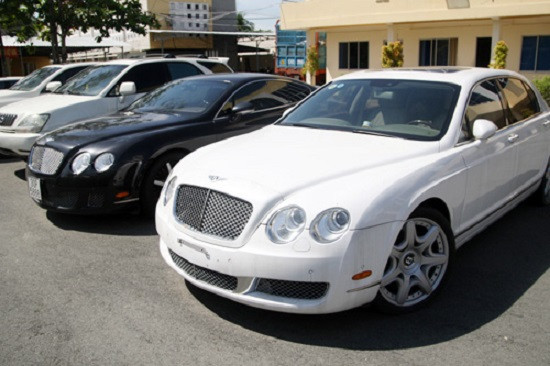 Chiếc siêu xe giá hơn 7 tỷ đồng đang bị tạm giữ tại cơ quan công an. Ảnh: Vnexpress Chiếc siêu xe giá hơn 7 tỷ đồng đang bị tạm giữ tại cơ quan công an. Ảnh: Vnexpress