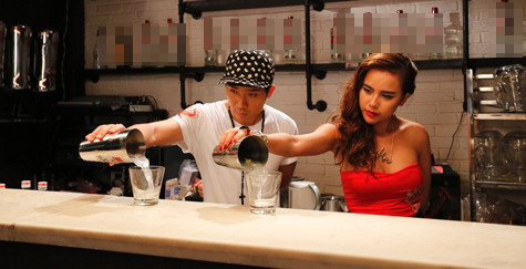MC Trấn Thành và DJ Myno đã có sự hợp tác rất ăn ý với nhau MC Trấn Thành và DJ Myno đã có sự hợp tác rất ăn ý với nhau
