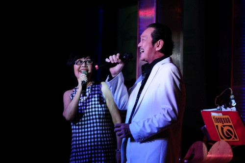 Sự kết hợp ăn ý sau bao năm của đôi vợ chồng là điều khiến khán giả cảm phục nhất. Sự kết hợp ăn ý sau bao năm của đôi vợ chồng là điều khiến khán giả cảm phục nhất.