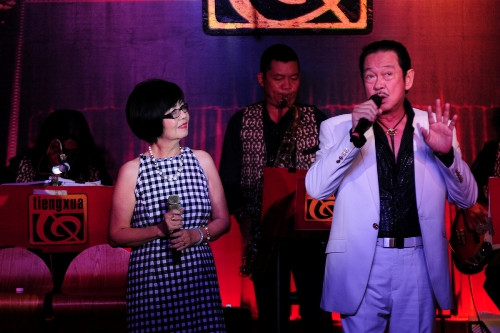 Ca sĩ Bích Trâm vẫn nhỏ bé, đằm thắm nhưng vẫn máu lửa như khi còn đứng trên sân khấu những năm 80. Ca sĩ Bích Trâm vẫn nhỏ bé, đằm thắm nhưng vẫn máu lửa như khi còn đứng trên sân khấu những năm 80.