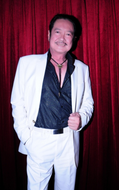 Nghệ sĩ Chánh Tín vẫn giữ nét phong trần, lãng tử khi xuất hiện dù qua bao biến cố. Nghệ sĩ Chánh Tín vẫn giữ nét phong trần, lãng tử khi xuất hiện dù qua bao biến cố.