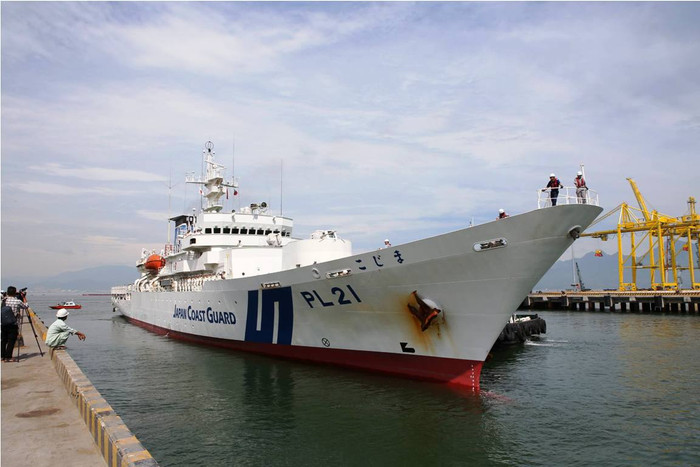 Tàu có trọng tải 3.000 tấn, dài 115 m, rộng 14 m, tốc độ 18 hải lý/giờ. Tàu có trọng tải 3.000 tấn, dài 115 m, rộng 14 m, tốc độ 18 hải lý/giờ.