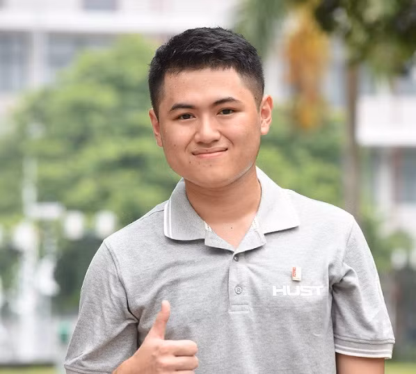 Chàng trai “Vàng” Olympic Vật lý quốc tế - Trần Hữu Bình Minh ước mơ được chế tạo robot (Ảnh: Kim Chi)
