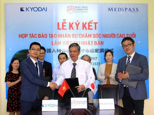 Theo thỏa thuận hợp tác, Công ty Cổ phần Medipass sẽ tài trợ trang thiết bị học tập cho Đại học Thành Tây Theo thỏa thuận hợp tác, Công ty Cổ phần Medipass sẽ tài trợ trang thiết bị học tập cho Đại học Thành Tây