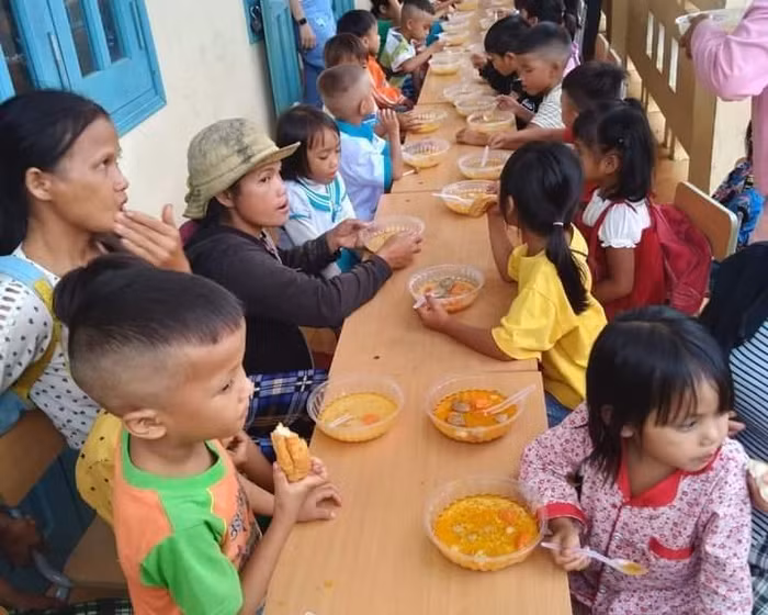 Điều kiện bếp ăn của điểm trường lẻ của Trường Mẫu giáo Trà Giác chưa đảm bảo, gây khó khăn khi phổ cập giáo dục mầm non cho trẻ 3 - 4 tuổi (Nguồn: Trường Mẫu giáo Trà Giác).