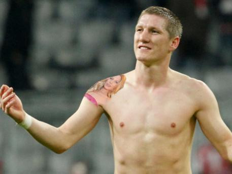 Bastian Schweinsteiger (Đức). Bastian Schweinsteiger (Đức).
