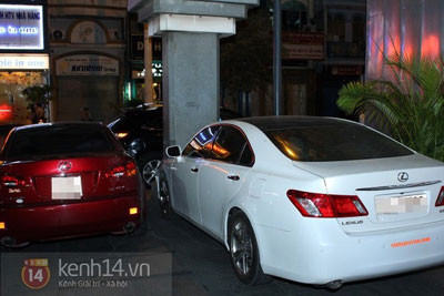 Sinh nhật đại gia Sài Thành với dàn siêu xe và bánh dát vàng ảnh 27 Sinh nhật đại gia Sài Thành với dàn siêu xe và bánh dát vàng ảnh 27
