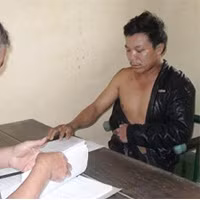 Đối tượng Nguyễn Văn Hiếu tại cơ quan điều tra (ảnh: VnMedia)