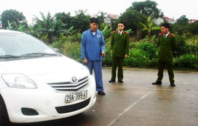 Mất mạng vì quấy rầy đôi trai gái đang “mây mưa” trên xe ô tô ảnh 2 Mất mạng vì quấy rầy đôi trai gái đang “mây mưa” trên xe ô tô ảnh 2