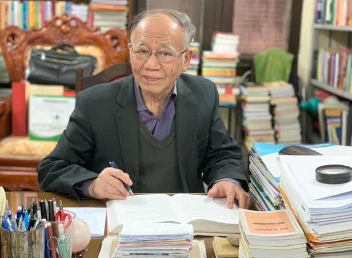 Giáo sư Hoàng Chí Bảo - nguyên Ủy viên Hội đồng Lý luận Trung ương, chuyên gia cao cấp Học viện Chính trị Quốc gia Hồ Chí Minh (ảnh: Minh Ngọc) Giáo sư Hoàng Chí Bảo - nguyên Ủy viên Hội đồng Lý luận Trung ương, chuyên gia cao cấp Học viện Chính trị Quốc gia Hồ Chí Minh (ảnh: Minh Ngọc)