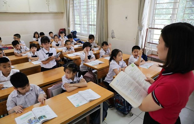 Từ ngày 18/6 đến ngày 5/7, Sở Giáo dục và Đào tạo Hà Nội sẽ triển khai việc kiểm tra, rà soát nhằm xếp lớp đào tạo nâng chuẩn quốc tế cho giáo viên tiếng Anh (Ảnh minh họa: TTXVN) Từ ngày 18/6 đến ngày 5/7, Sở Giáo dục và Đào tạo Hà Nội sẽ triển khai việc kiểm tra, rà soát nhằm xếp lớp đào tạo nâng chuẩn quốc tế cho giáo viên tiếng Anh (Ảnh minh họa: TTXVN)
