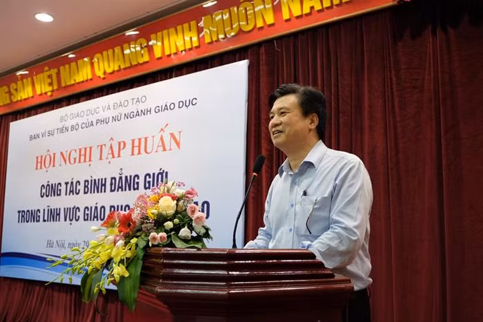 Thứ trưởng Nguyễn Hữu Độ phát biểu tại hội nghị (Ảnh: moet.gov.vn)