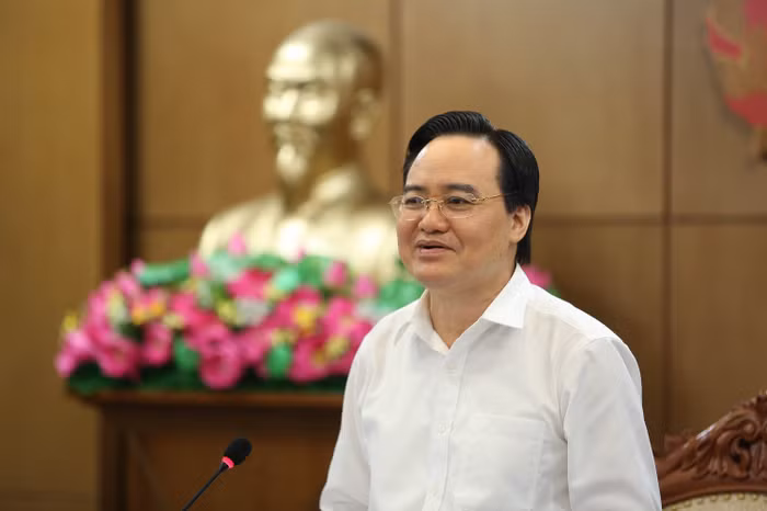 Bộ trưởng Phùng Xuân Nhạ (Ảnh: moet.gov.vn)