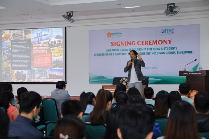 Sinh viên khối ngành kinh tế có cơ hội thực tập hưởng lương tại Singapore. Ảnh: TT