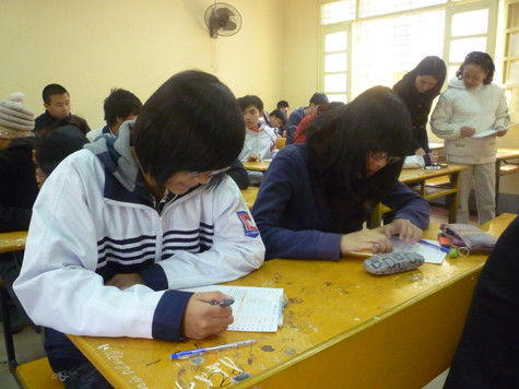 Cuộc thi Olympic tiếng Anh THPT Hà Nội 2011 sẽ có 6 giải nhất, 6 giải nhì và 6 giải ba. (Ảnh Thu Hòe)