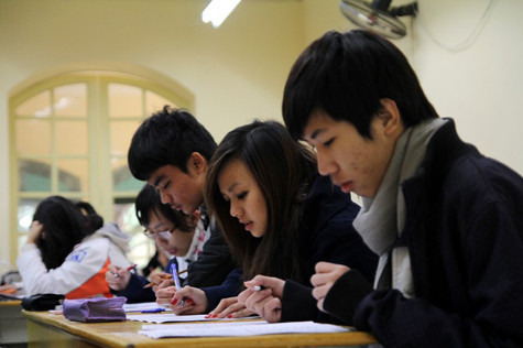 24 thí sinh chia làm 4 đội sẽ cùng nhau vượt qua thử thách của 3 phần thi đầy căng thắng