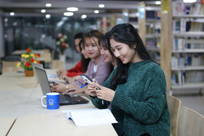 Sinh viên trường Đại học Nguyễn Tất Thành Sinh viên trường Đại học Nguyễn Tất Thành